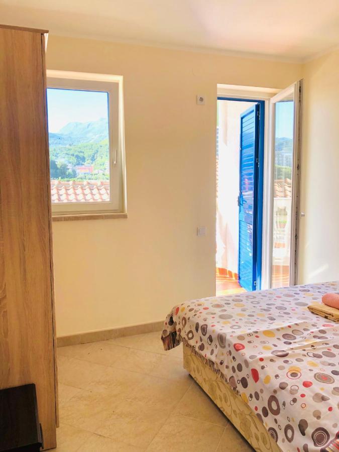 Rafailovici Holiday Apartments المظهر الخارجي الصورة